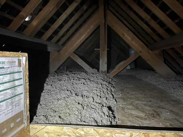 Isolation des combles perdus par ouate de cellulose soufflée
